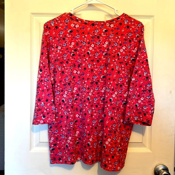 Woman within Tee Shirt - Picture 2 of 5